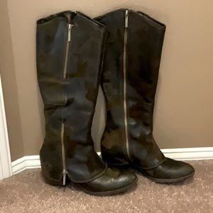 Donald Pliner Devi Boot in Vintage Olive Suede